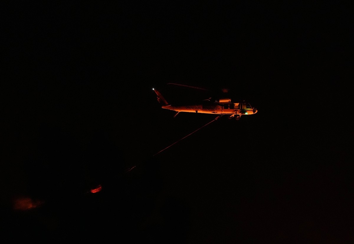 İzmir'in Urla ilçesinde çıkan orman yangınına havadan ve karadan müdahale edildi. Orman Genel...