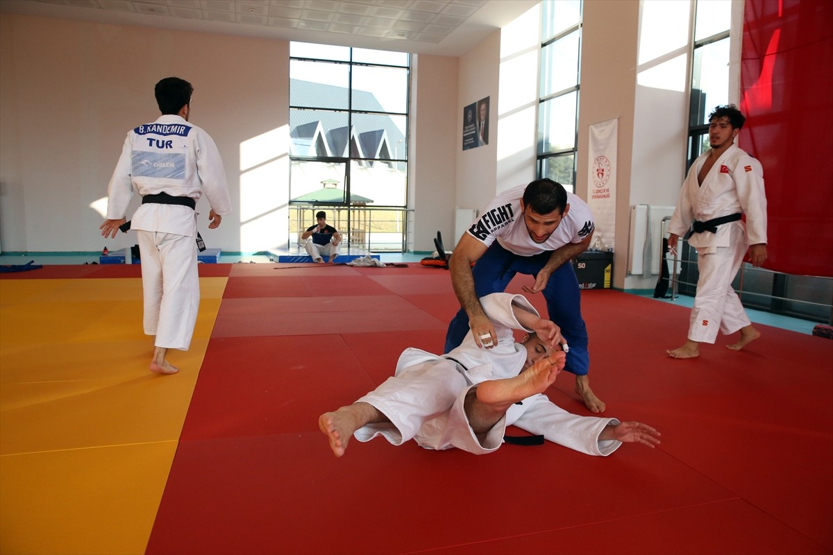 Kastamonu Olimpiyat Hazırlık ve Kamp Eğitim Merkezi'nde olimpiyatlara hazırlanan Türkiye Judo...