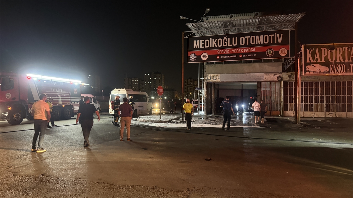 Kayseri'de bir iş yerinin yanında bulunan doğal gaz borusunun patlaması sonucu meydana gelen...