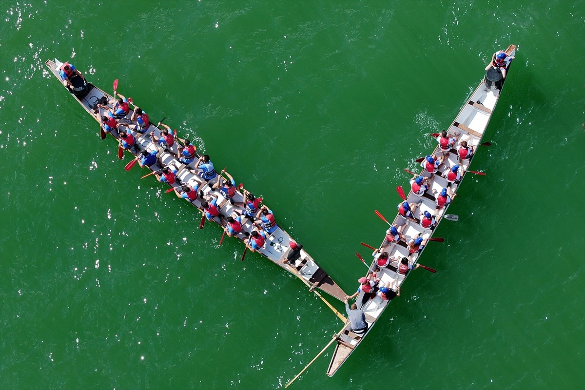 Kayseri'de Yamula Baraj Gölü'nde düzenlenen Dragon Festivali'nin ilk etabı tamamlandı. Kocasinan...
