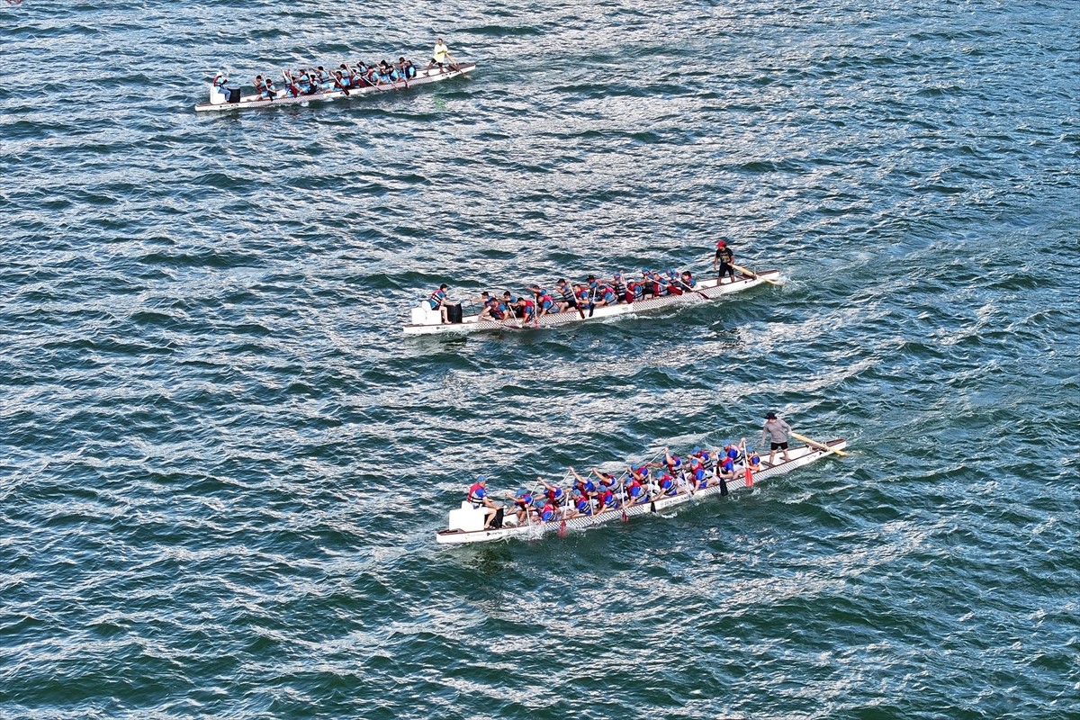 Kayseri'de Yamula Baraj Gölü'nde düzenlenen Dragon Festivali'nin ilk etabı tamamlandı. Kocasinan...