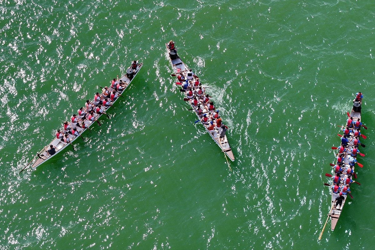 Kayseri'de Yamula Baraj Gölü'nde düzenlenen Dragon Festivali'nin ilk etabı tamamlandı. Kocasinan...