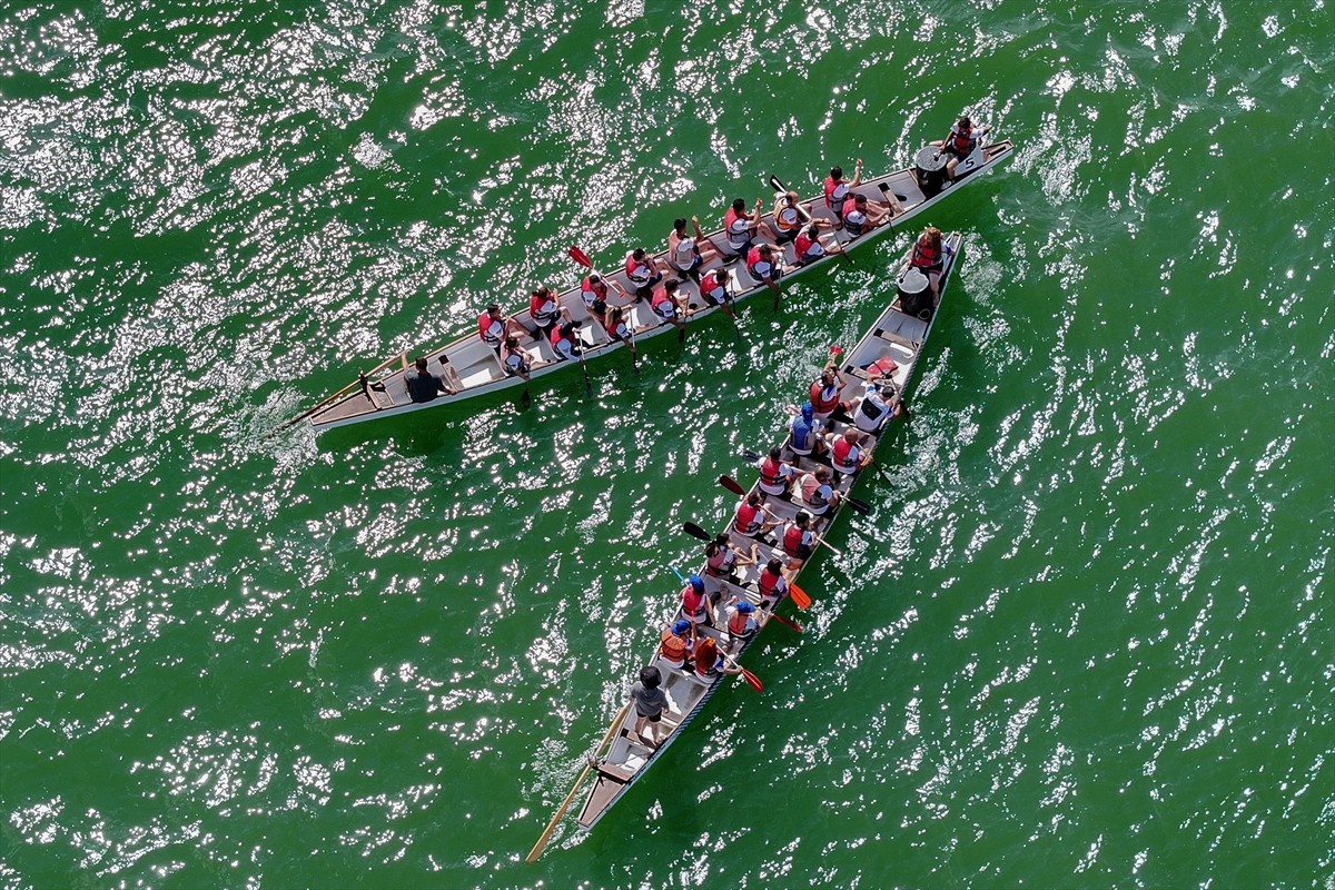 Kayseri'de Yamula Baraj Gölü'nde düzenlenen Dragon Festivali'nin ilk etabı tamamlandı. Kocasinan...