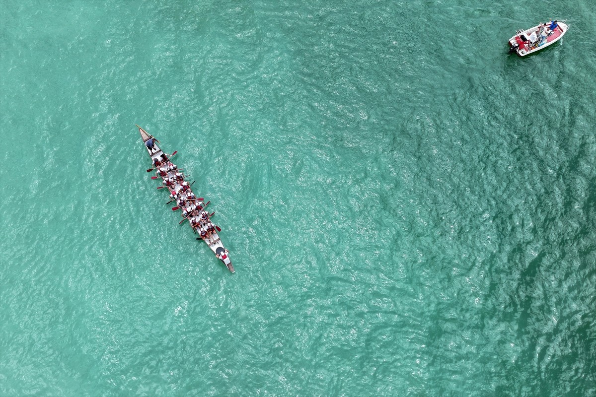 Kayseri'de Yamula Barajı gölündeki Dragon Festivali seri yarışlarla başladı. Kocasinan Belediyesi...