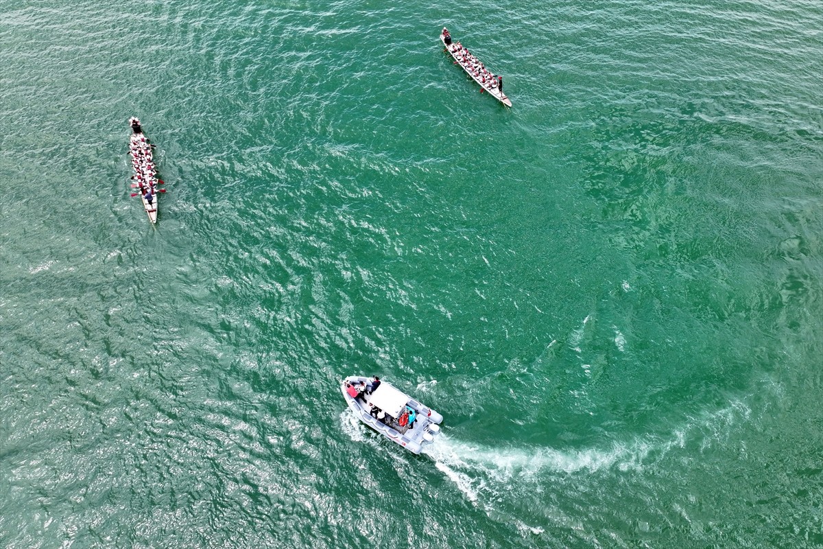 Kayseri'de Yamula Barajı gölündeki Dragon Festivali seri yarışlarla başladı. Kocasinan Belediyesi...
