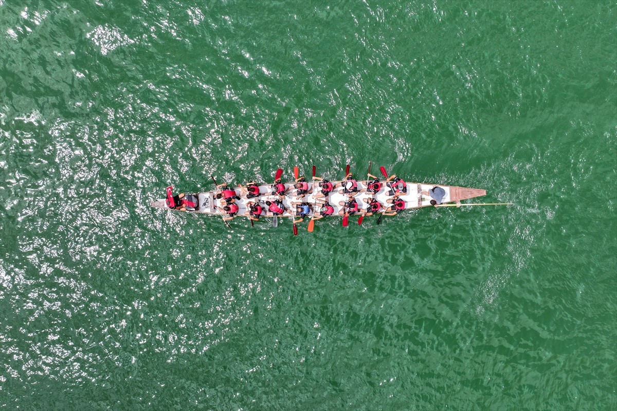 Kayseri'de Yamula Barajı gölündeki Dragon Festivali seri yarışlarla başladı. Kocasinan Belediyesi...