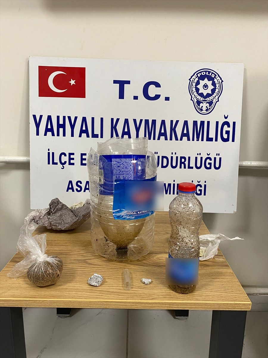 Kayseri'nin Yahyalı ilçesinde uyuşturucu operasyonunda 5 zanlı gözaltına alındı. Aramalarda, 2...