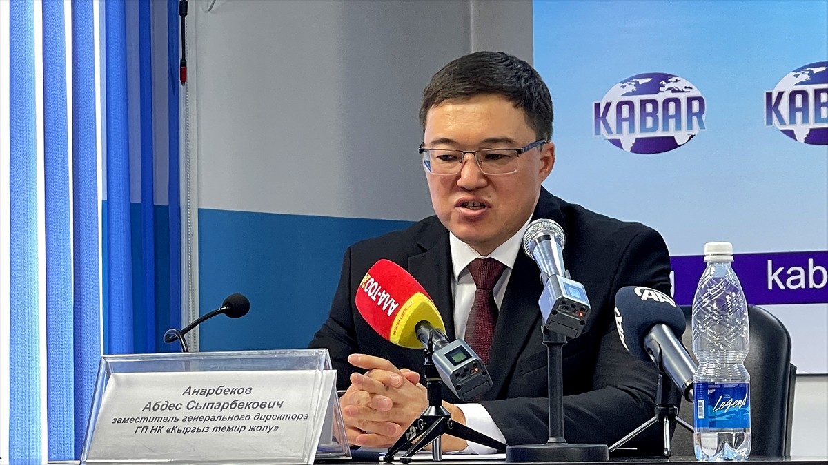 Kırgızistan Devlet Demir Yolları Kurumu Başkan Yardımcısı Abdes Anarbekov, Ulaştırma Bakanlığı...