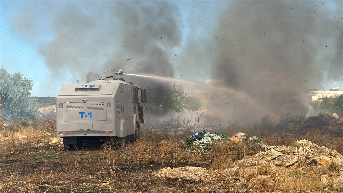 Kırklareli'nde plastik atık toplama tesisinde çıkan yangın söndürüldü.