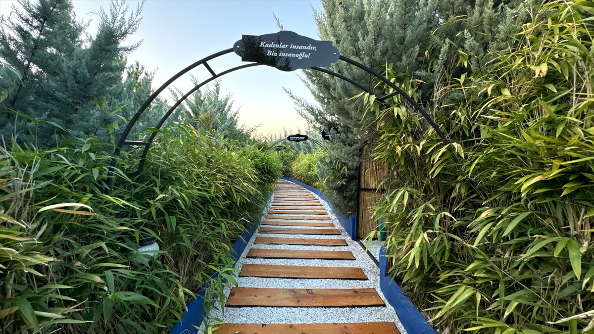 Kırşehir'de iş insanı Ercan Malkoç tarafından yaklaşık 10 dönümlük alanda oluşturulan "Neşet Ertaş...