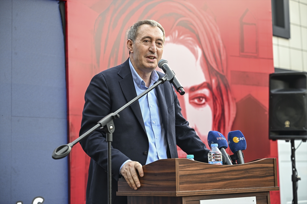 Küçükçekmece'deki Garip Dede Dergahı Vakfınca, muharrem ayı dolayısıyla aşure programı düzenlendi....