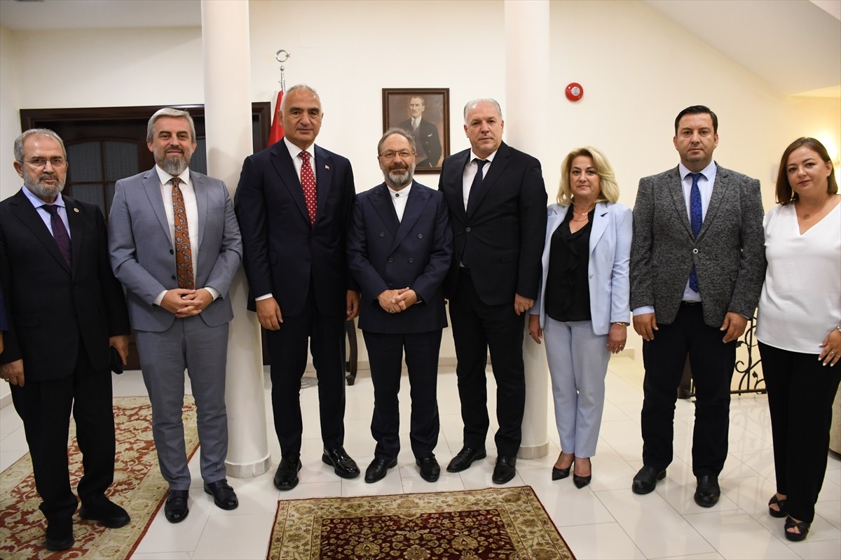 Kültür ve Turizm Bakanı Mehmet Nuri Ersoy (sağda), Kosova'ya günübirlik ziyareti kapsamında...