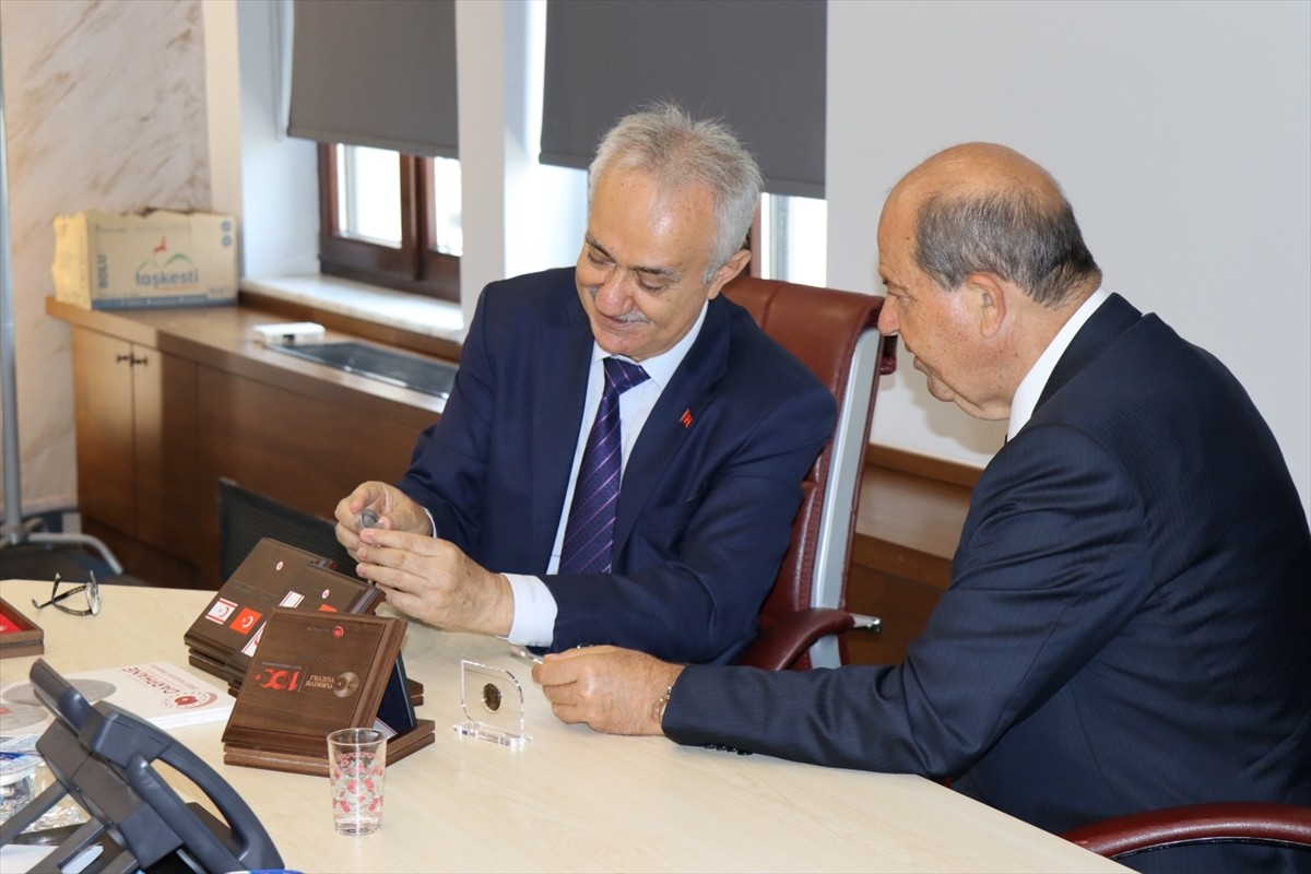 Kuzey Kıbrıs Türk Cumhuriyeti (KKTC) Cumhurbaşkanı Ersin Tatar(sağda), Darphane ve Damga Matbaası...
