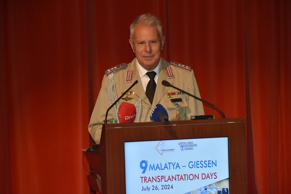 Malatya İnönü Üniversitenin ev sahipliğinde Alman Giesssen Üniversitesi işbirliğinde Turgut Özal...