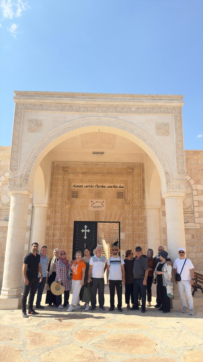 Mardin'de Gençlik ve Spor Bakanlığına bağlı yurtlarda misafir edilen emekliler kentin tarihi ve...