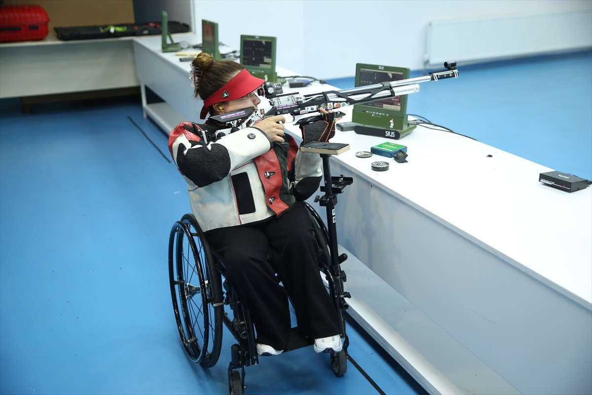 Milli paralimpik atıcı Çağla Baş, Paris 2024 Paralimpik Oyunları'ndan madalyayla dönmeyi...