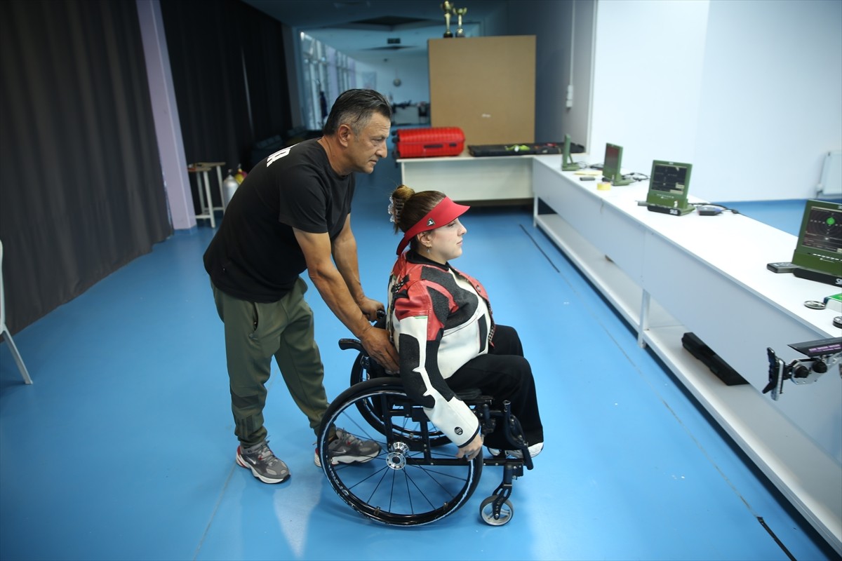 Milli paralimpik atıcı Çağla Baş, Paris 2024 Paralimpik Oyunları'ndan madalyayla dönmeyi...