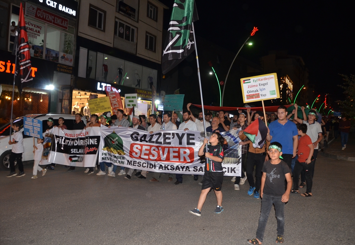 Muş'ta Peygamber Sevdalıları Vakfınca Filistin'e destek yürüyüşü düzenlendi.