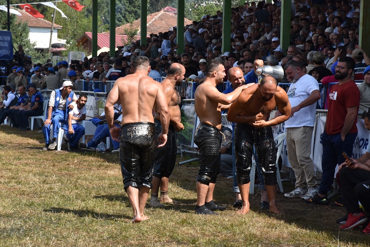 Ordu'da, 916'ncı Aybastı Perşembe Yaylası Ordulu Mustafa Pehlivan Yağlı Güreş ve Kültür...