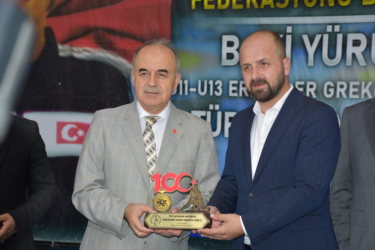 Ordu'da düzenlenen 11-13 Yaş Altı Erkekler Grekoromen Güreş Türkiye Şampiyonası'nın açılış töreni...