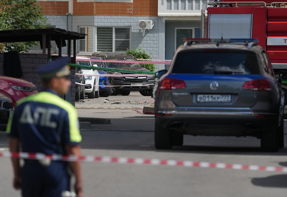 Rusya’nın başkenti Moskova’da park halindeki otomobilde meydana gelen patlamada bir Rus askeri...