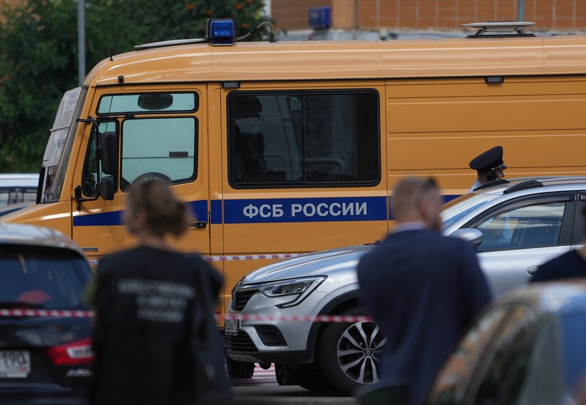 Rusya’nın başkenti Moskova’da park halindeki otomobilde meydana gelen patlamada bir Rus askeri...