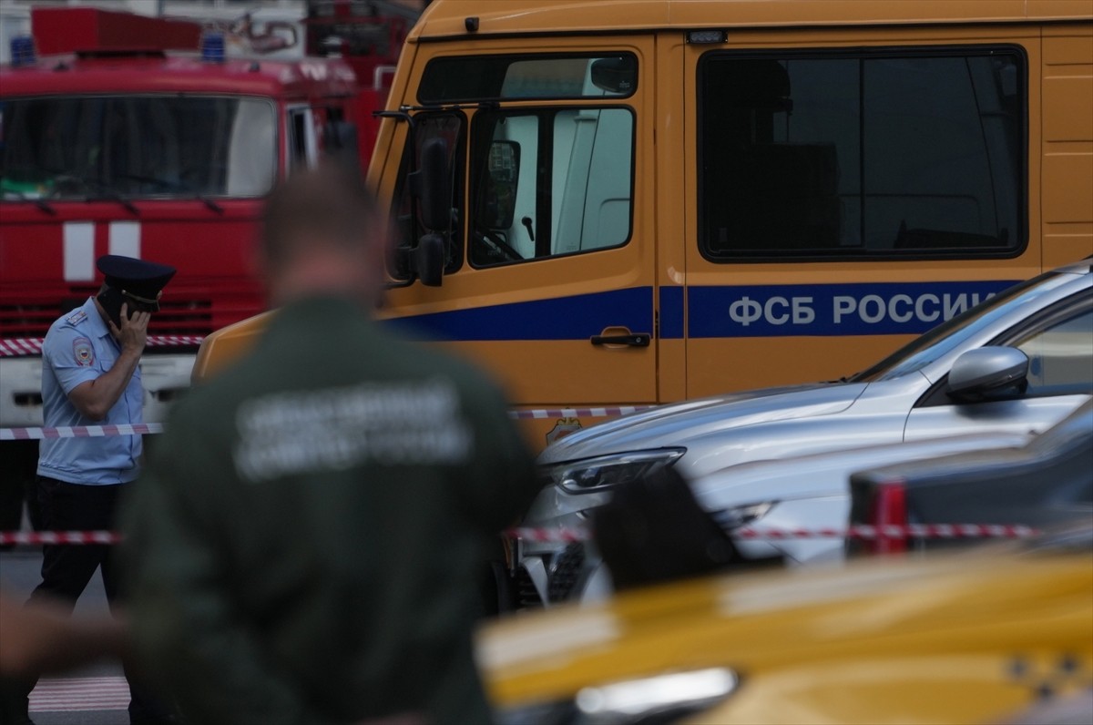 Rusya’nın başkenti Moskova’da park halindeki otomobilde meydana gelen patlamada bir Rus askeri...