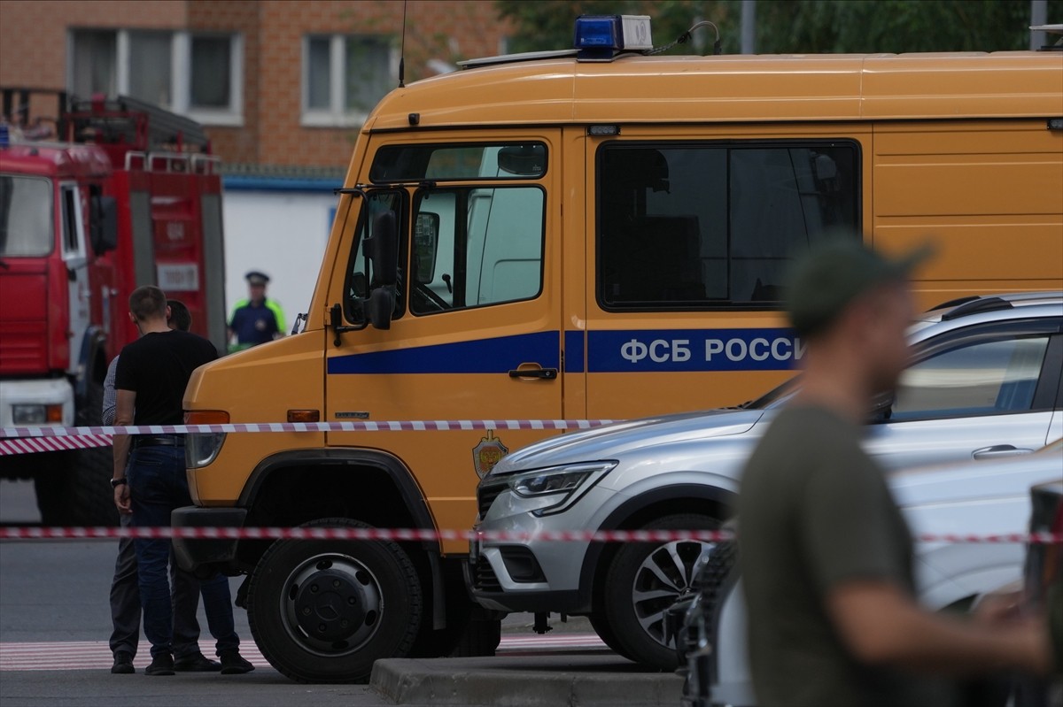 Rusya’nın başkenti Moskova’da park halindeki otomobilde meydana gelen patlamada bir Rus askeri...