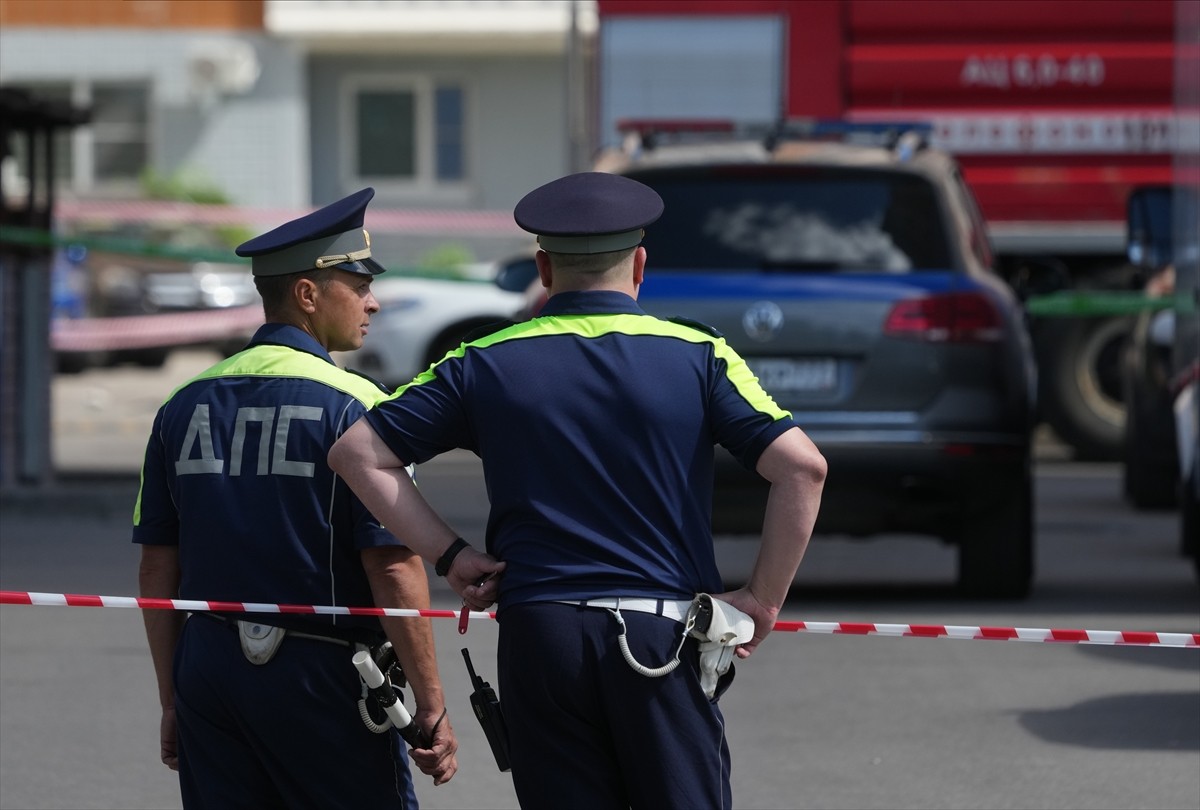 Rusya’nın başkenti Moskova’da park halindeki otomobilde meydana gelen patlamada bir Rus askeri...