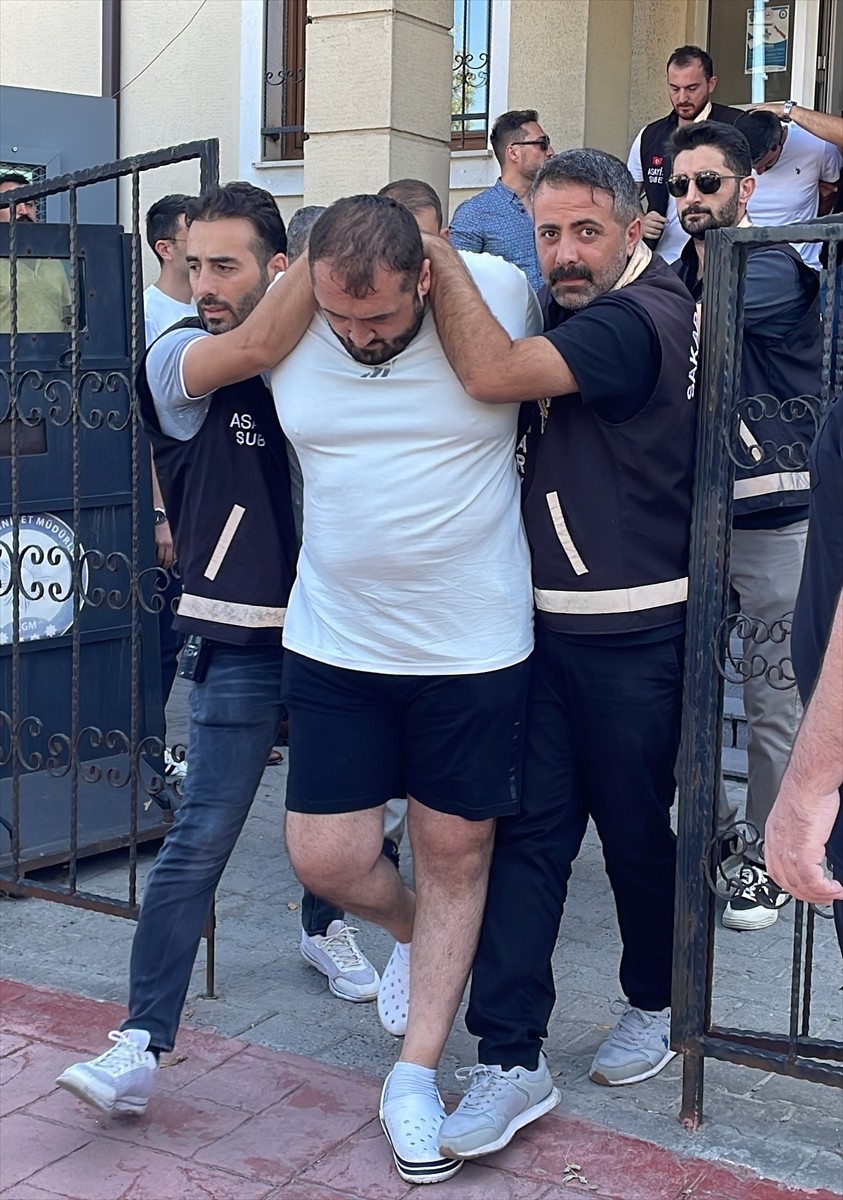 Sakarya'da eski Ferizli Belediye Başkanı Ahmet Soğuk'un uğradığı silahlı saldırıda yaşamını...