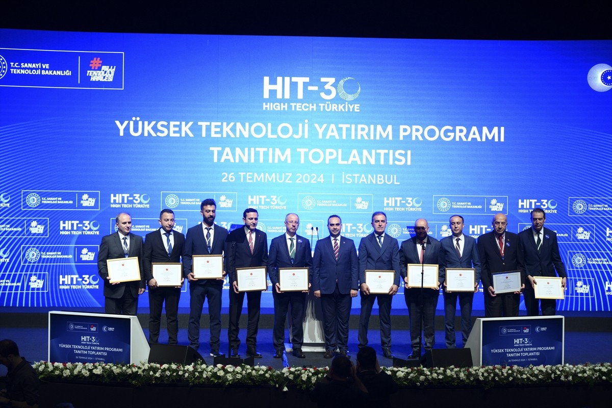 Sanayi ve Teknoloji Bakanı Mehmet Fatih Kacır, Atatürk Kültür Merkezi'nde 'HIT-30 Yüksek Teknoloji...