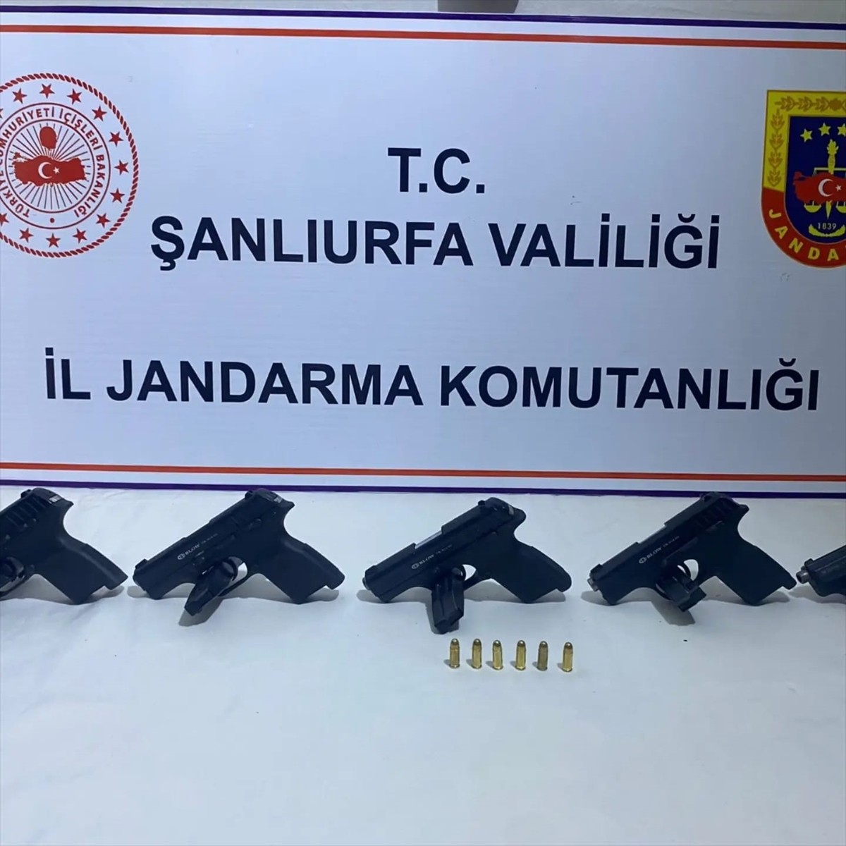Şanlıurfa'da düzenlenen 4 uyuşturucu operasyonunda 11 şüpheli gözaltına alındı. Ekiplerce 5 kilo...