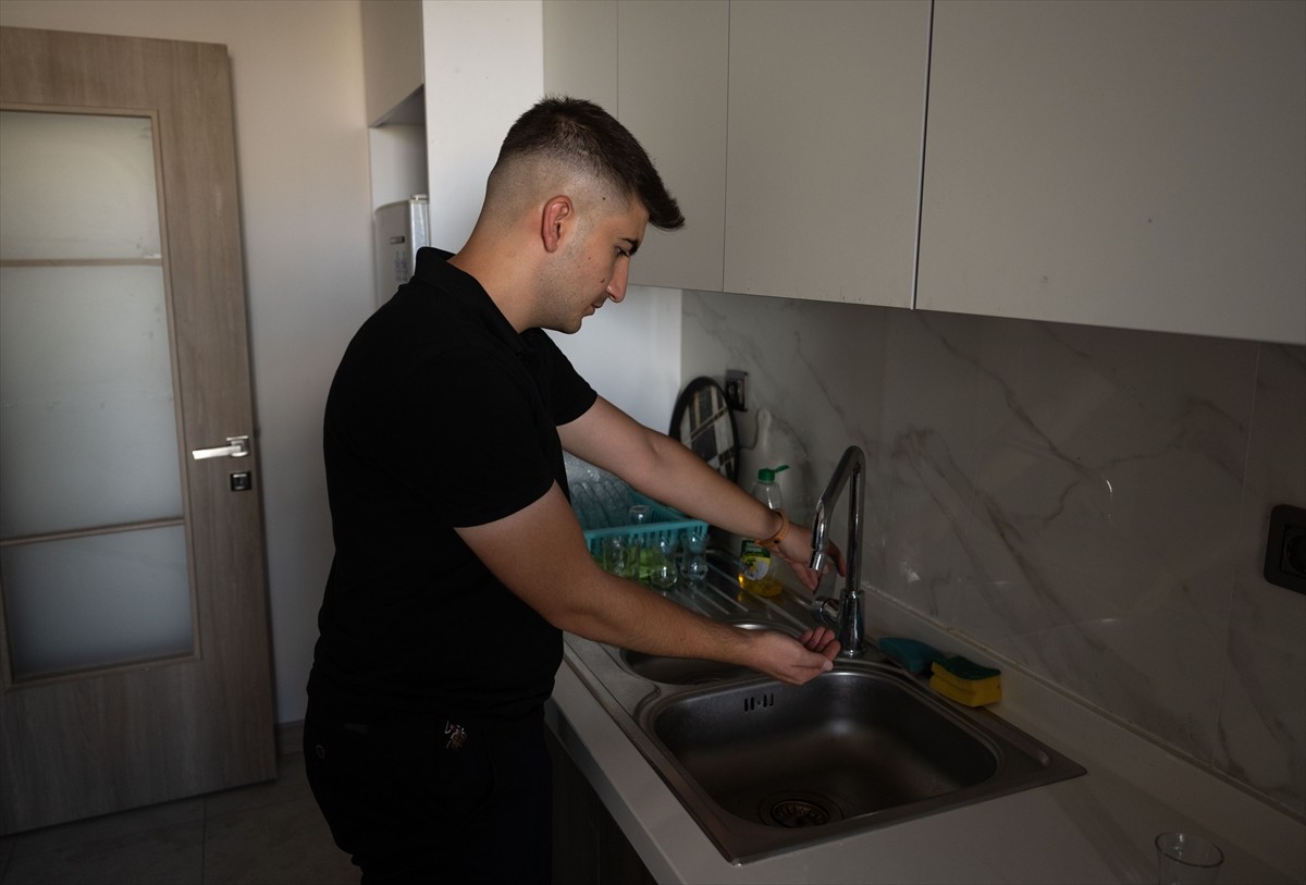 Sincan'a bağlı Saraycık Mahallesi'nde 5 gündür süregelen su kesintisi mahalle sakinlerini mağdur...