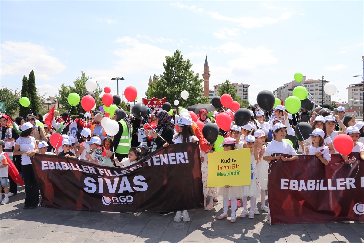 Sivas'ta İsrail Başbakanı Binyamin Netanyahu'nun, ABD Kongresi'ndeki konuşması protesto edildi....
