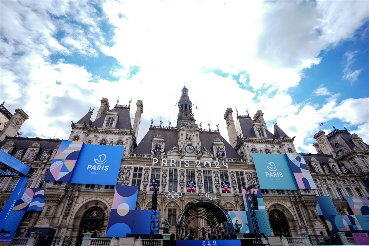 Tarihteki 33. olimpiyatlara ev sahipliği yapacak Fransa'nın başkenti Paris'te hazırlıklar son...