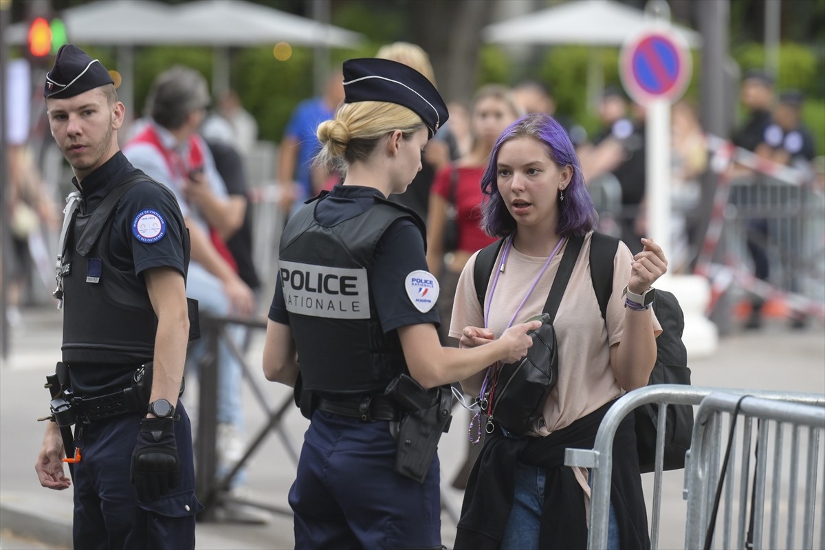 Tarihteki 33. olimpiyatlara ev sahipliği yapacak Fransa'nın başkenti Paris'te hazırlıklar son...