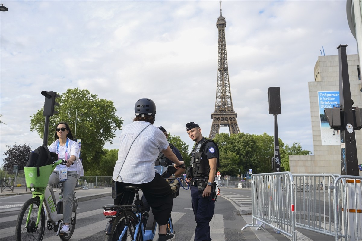 Tarihteki 33. olimpiyatlara ev sahipliği yapacak Fransa'nın başkenti Paris'te hazırlıklar son...