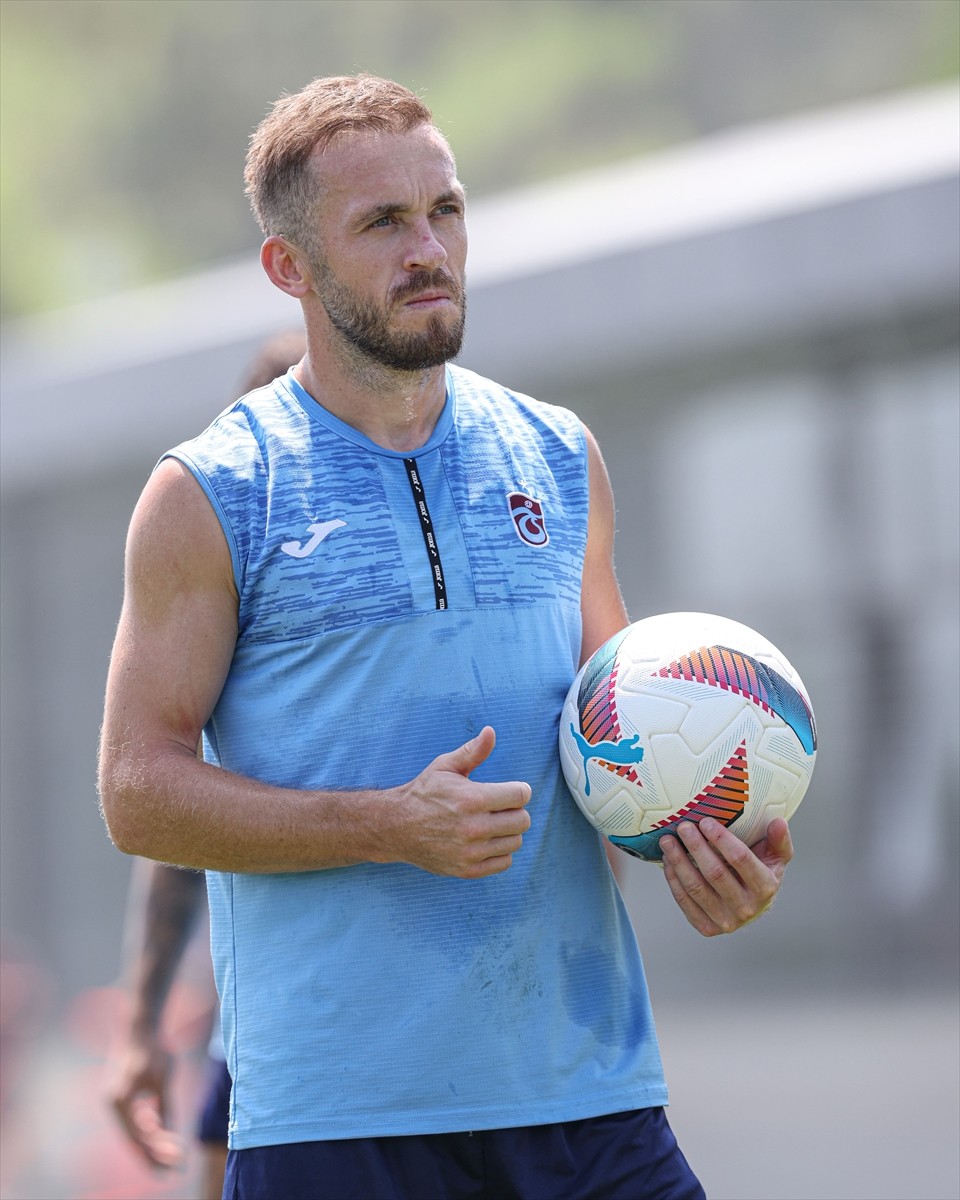 Trabzonspor, yeni sezon hazırlıklarını yaptığı antrenmanla sürdürdü. Antrenmanda Edin Visca da yer...