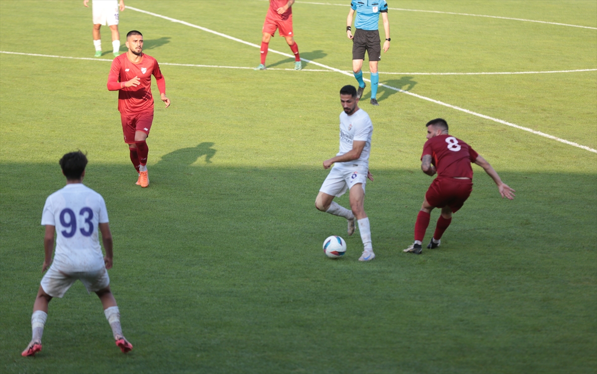 Tredyol Süper Lig'in yeni ekiplerinden Eyüpspor, yeni sezon hazırlık çalışmalarını sürdürdüğü...