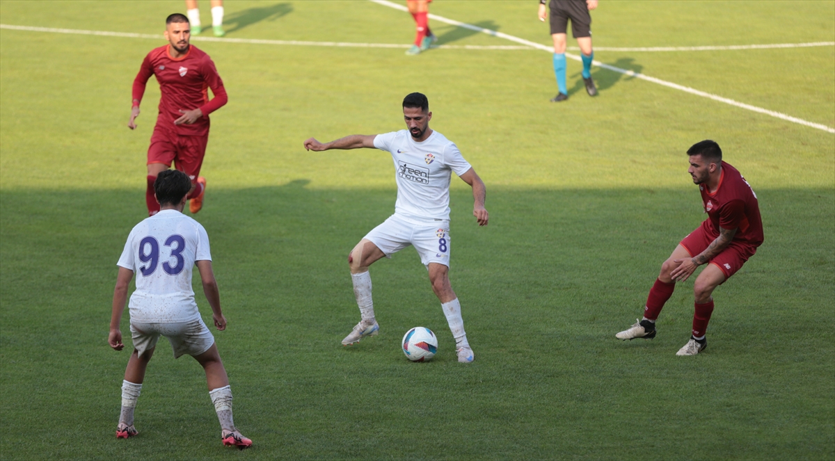 Tredyol Süper Lig'in yeni ekiplerinden Eyüpspor, yeni sezon hazırlık çalışmalarını sürdürdüğü...