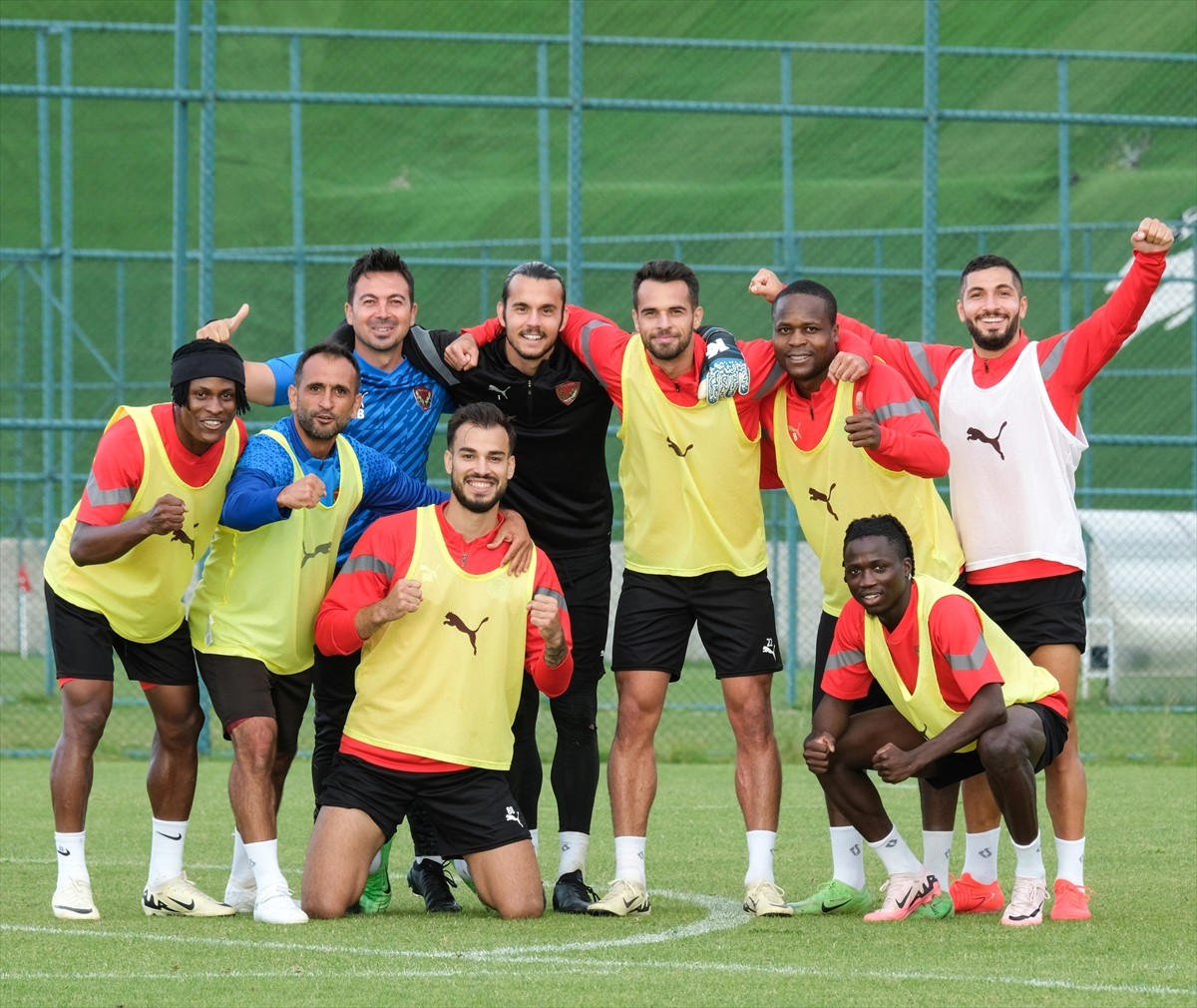 Trendyol Süper Lig ekiplerinden Atakaş Hatayspor, yeni sezon hazırlıklarına Erzurum'da devam...