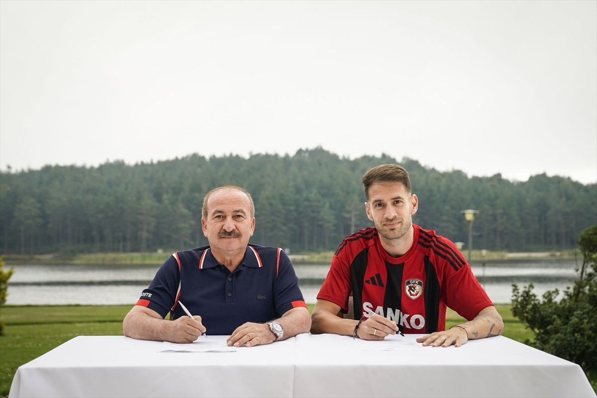 Trendyol Süper Lig ekiplerinden Gaziantep FK, 32 yaşındaki stoper oyuncusu Enric Saborit'i...