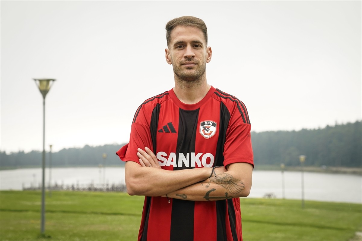 Trendyol Süper Lig ekiplerinden Gaziantep FK, 32 yaşındaki stoper oyuncusu Enric Saborit'i...