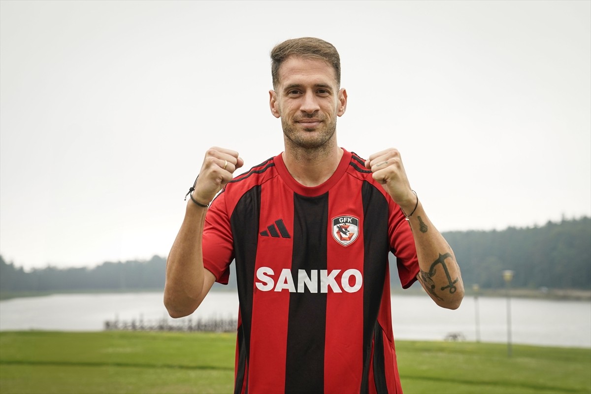 Trendyol Süper Lig ekiplerinden Gaziantep FK, 32 yaşındaki stoper oyuncusu Enric Saborit'i...