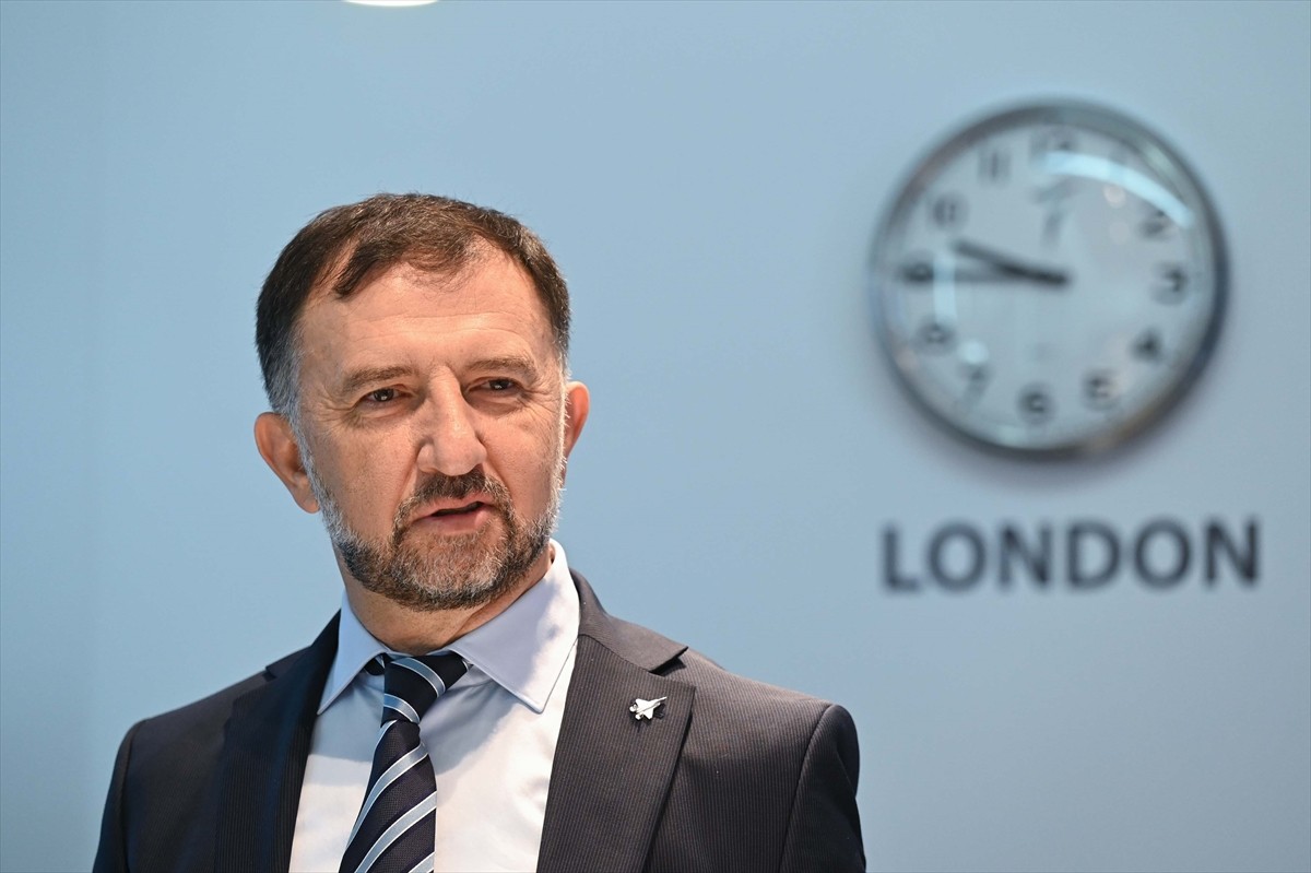 Türk Havacılık Uzay Sanayii (TUSAŞ) Genel Müdürü Mehmet Demiroğlu, İngiltere'de düzenlenen ve...