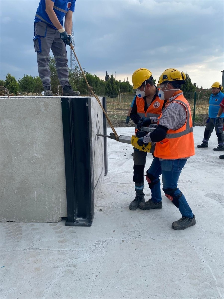 Türkiye Kömür İşletmeleri (TKİ) Kurumu, arama kurtarma personeli yetiştirilmesi amacıyla bu yıl...