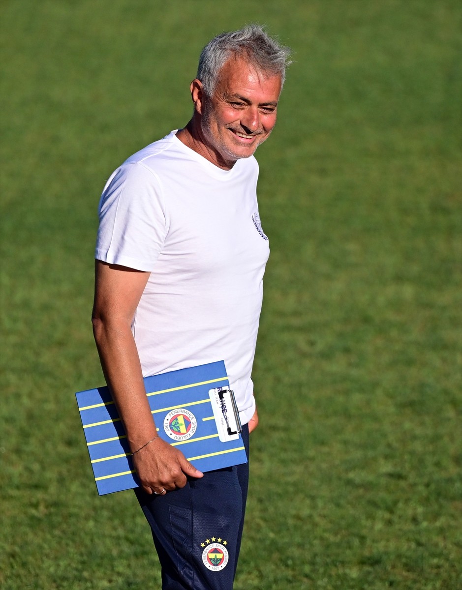 UEFA Şampiyonlar Ligi 2. eleme turu rövanşında yarın İsviçre'nin Lugano ekibini konuk edecek...