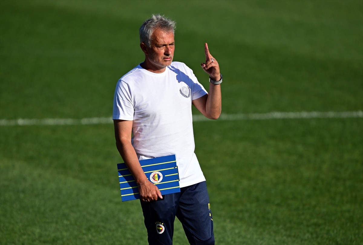 UEFA Şampiyonlar Ligi 2. eleme turu rövanşında yarın İsviçre'nin Lugano ekibini konuk edecek...