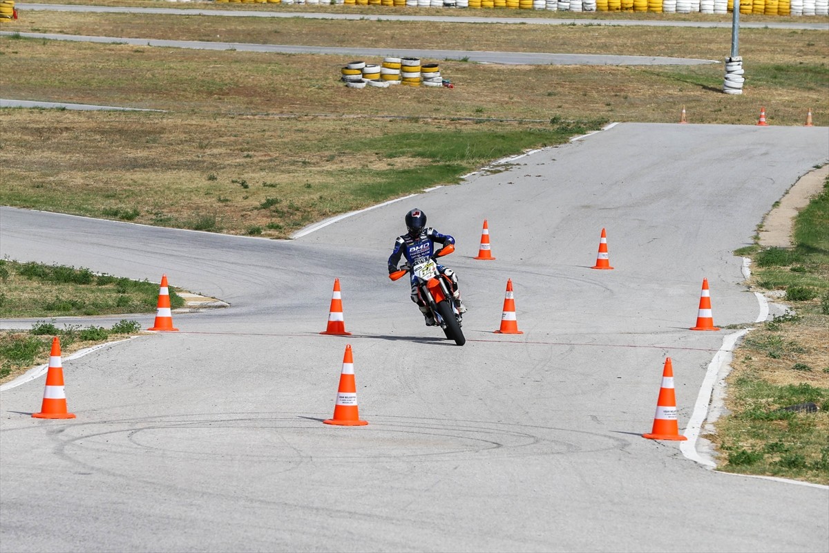 Uluslararası Motosiklet Federasyonu (FIM) tarafından düzenlenen Dünya Dayanıklılık Şampiyonası'nın...