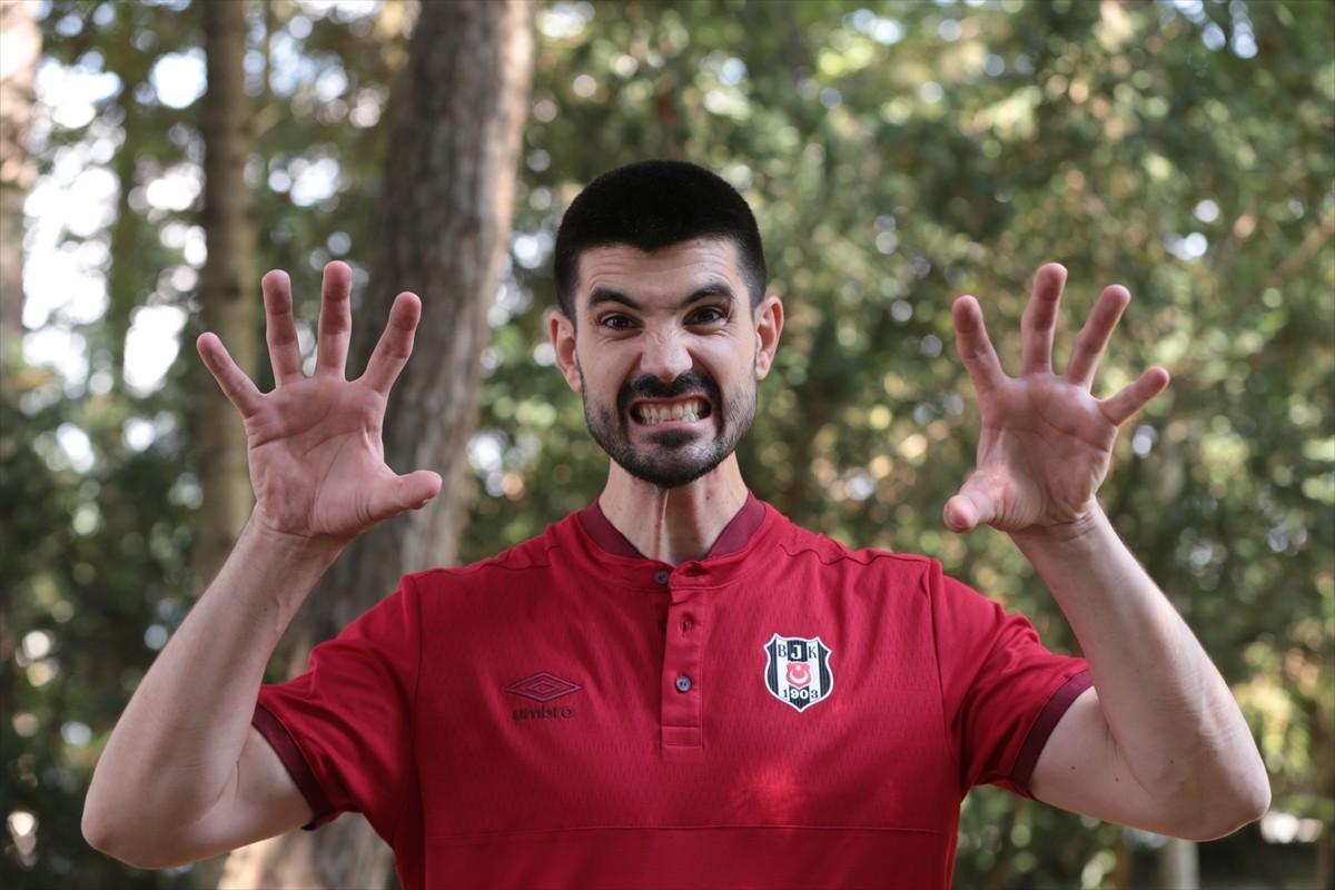 Yeni sezon hazırlıkları kapsamında Bolu Dağı'nda bulunan bir otelde kamp yapan Hentbol Erkekler...